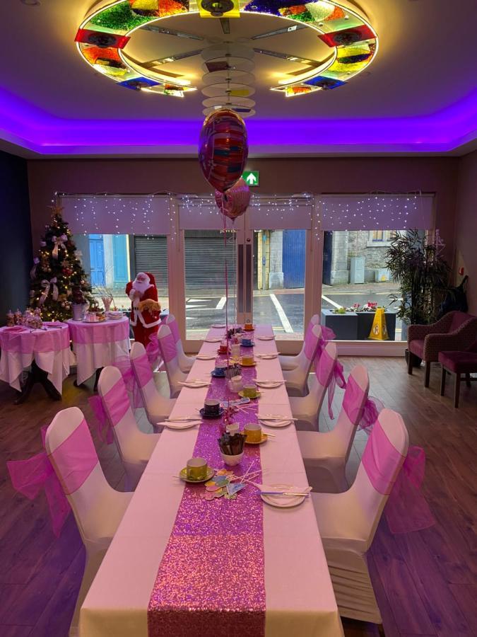 מלון טואם The Corralea Court מראה חיצוני תמונה